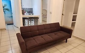 Comfy 2Bedroom Minutes From Downtown & Fast Wi-Fi